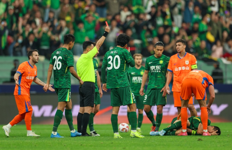 爱游戏-鲁媒谈“京鲁大战”：心态或成决胜关键，剧情一定不会寡淡无味